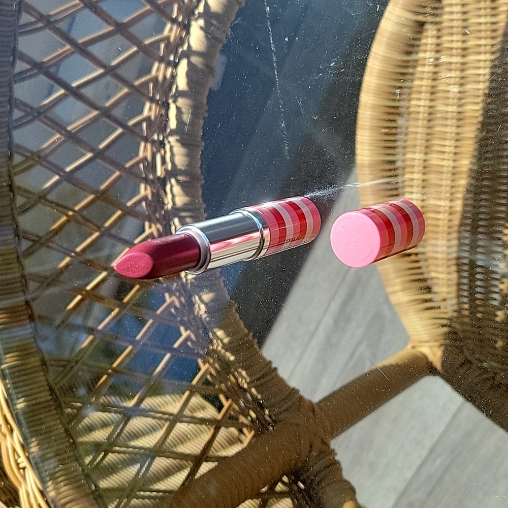 Clinque kate spade lovepop lipstick